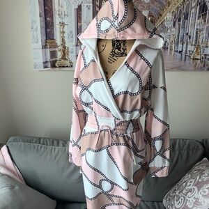 Chic Pink and White Chain Pattern Dress